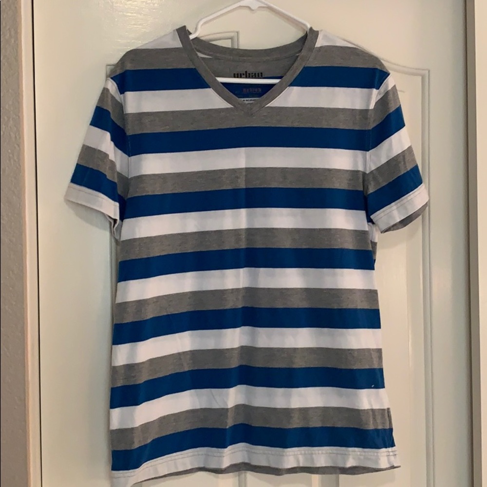 Men’s Urban Pipeline Striped S/S V-neck. Size M